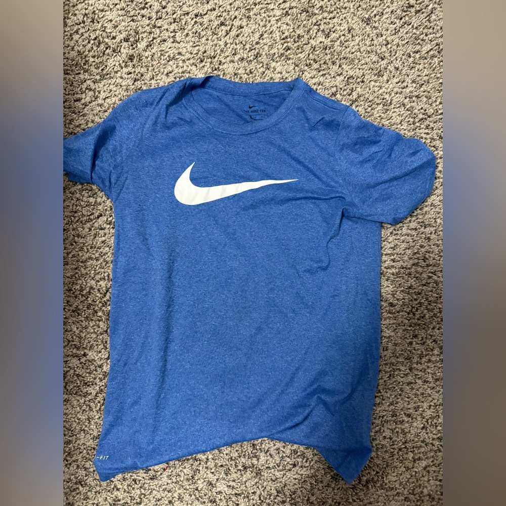 Nike tee size large
